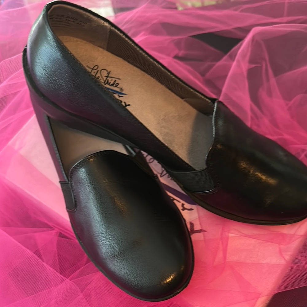 Life Stride Black Leather Loafers Classic Flats